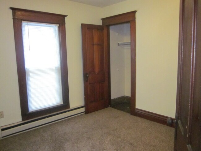 Building Photo - 832 Columbia Ave