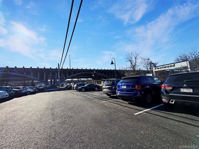 Building Photo - 777 N MacQuesten Pkwy