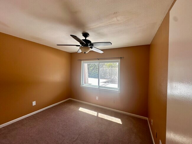 Building Photo - 10605 Carrollbrook Way