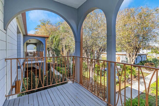 Building Photo - 4401 W Kennedy Blvd