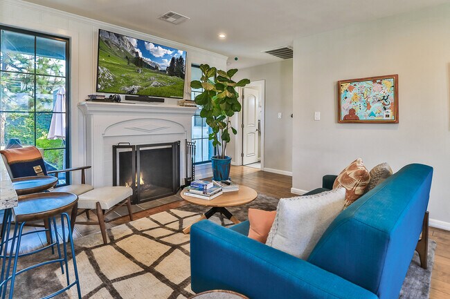 Building Photo - 6027 Comey Ave