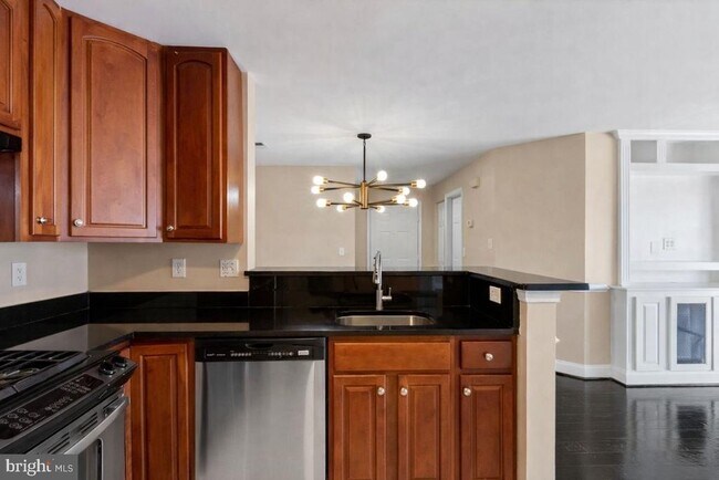 Building Photo - 1031 Gardenview Loop