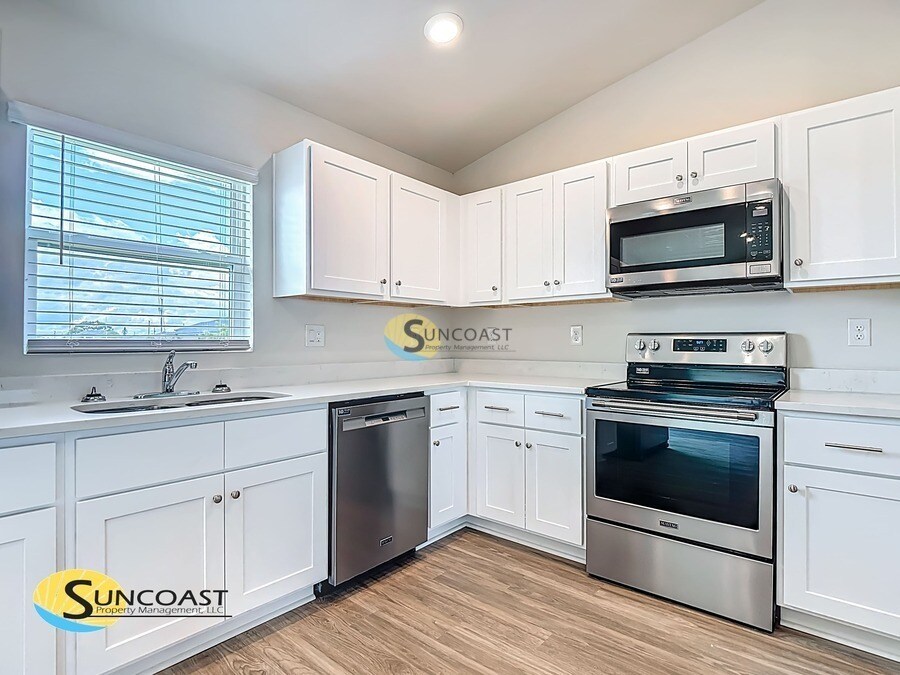 Building Photo - 15720 SW 35th Court Rd