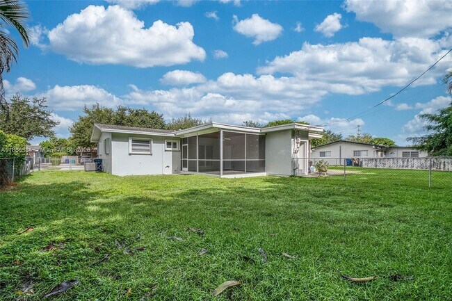 Building Photo - 11527 SW 81st Rd