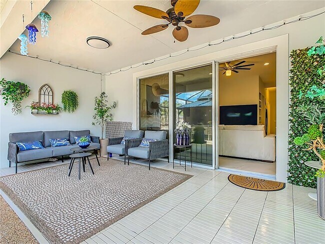 Building Photo - 790 Carmel Ln