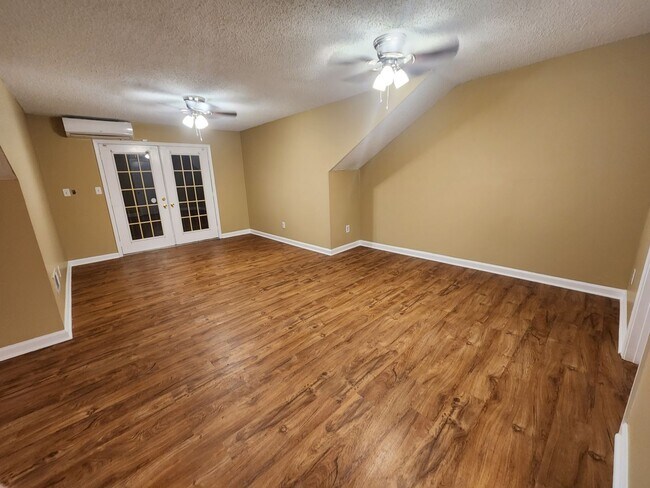 Building Photo - 2217 Shreveport Hwy