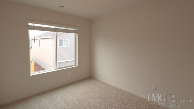 Building Photo - 3BD Home in Ridgefield in a Great Location!  Don't Miss Out!