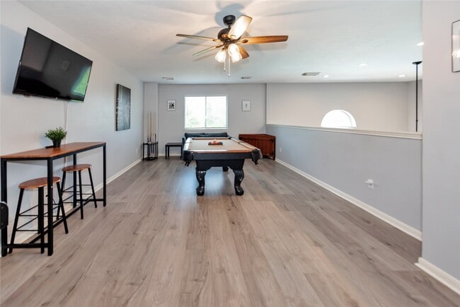 Building Photo - 10815 Oak Bayou Ln