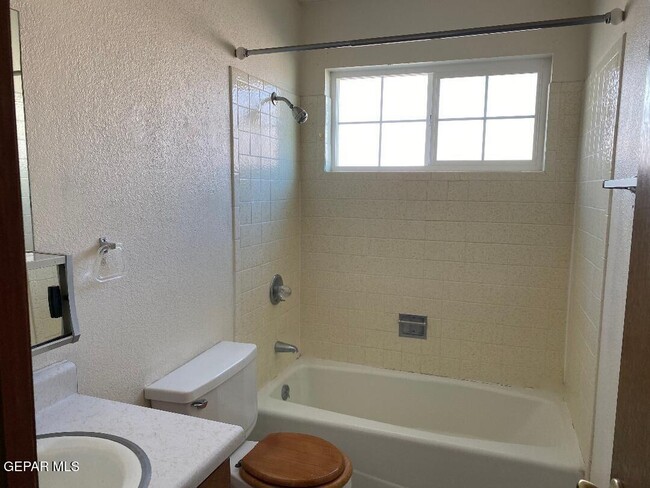 Building Photo - 4717 G V Underwood Dr