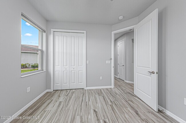 Building Photo - 7544 Loren Cove Dr