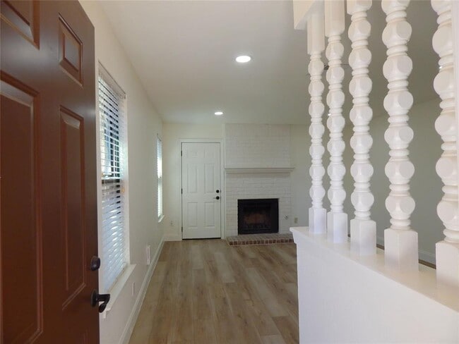 Building Photo - 101 Clearday Dr