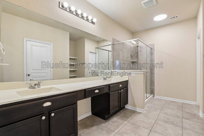 Building Photo - 1807 Golden Maple