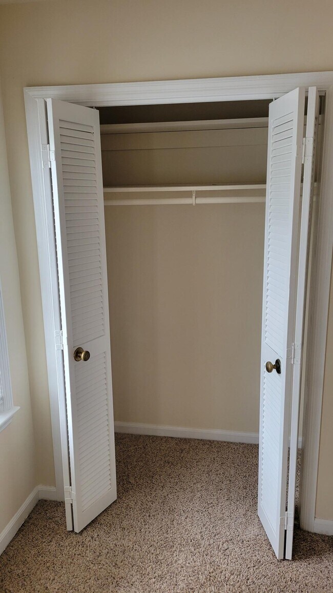 Building Photo - 2462 Lehaven Dr