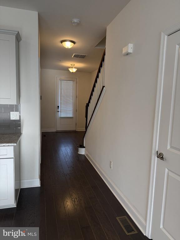 Building Photo - 137 Golden Vale Dr
