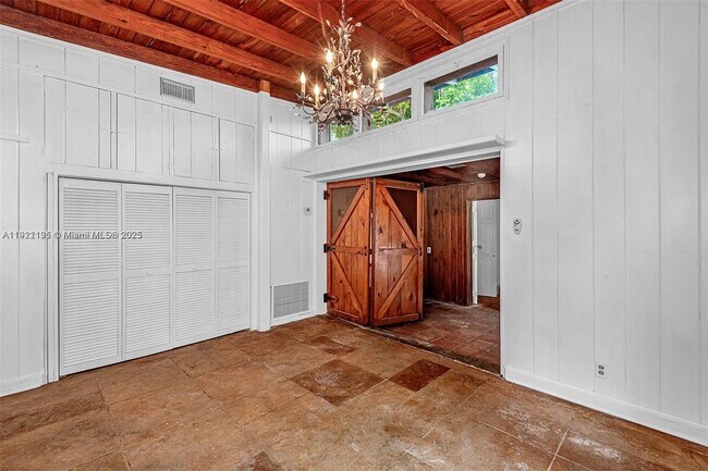 Building Photo - 3656 Avocado Ave