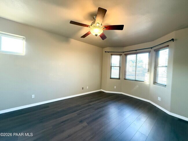 Building Photo - 2207 Sequoia Dr