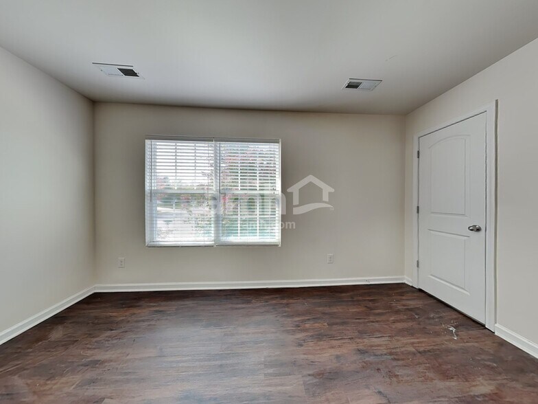 Building Photo - 1300 Montreux Ct