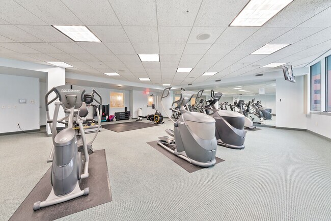 Building Photo - Downtown Orlando One Bedroom with Lake Eola View * * Modernized Waverly Condo