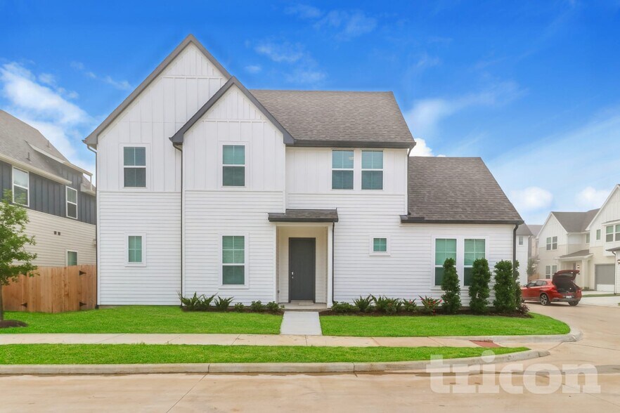 Primary Photo - 9835 Willow Creek Commerce Dr