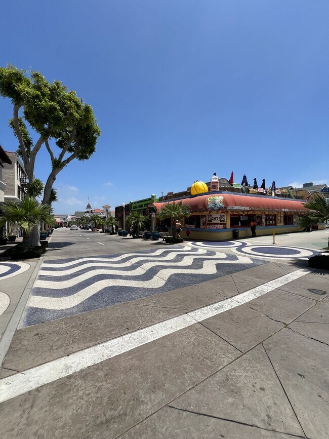 Building Photo - 1505 E Balboa Blvd