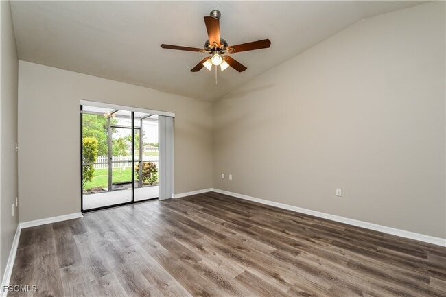 Building Photo - 3304 SW 11th Ct