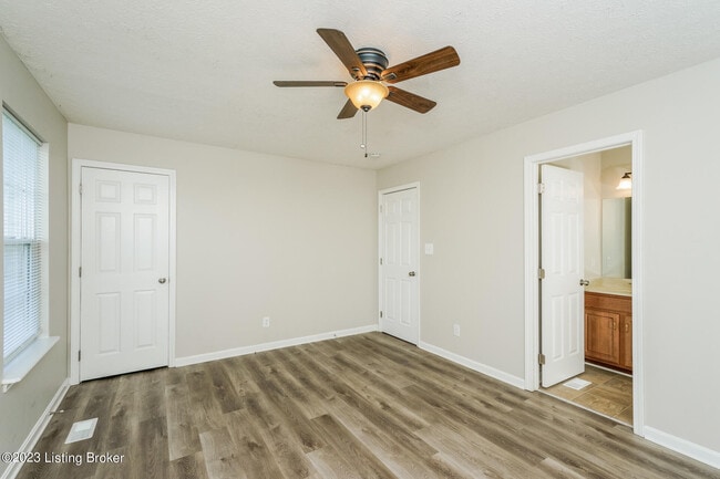 Building Photo - 651 Oak Grove Blvd