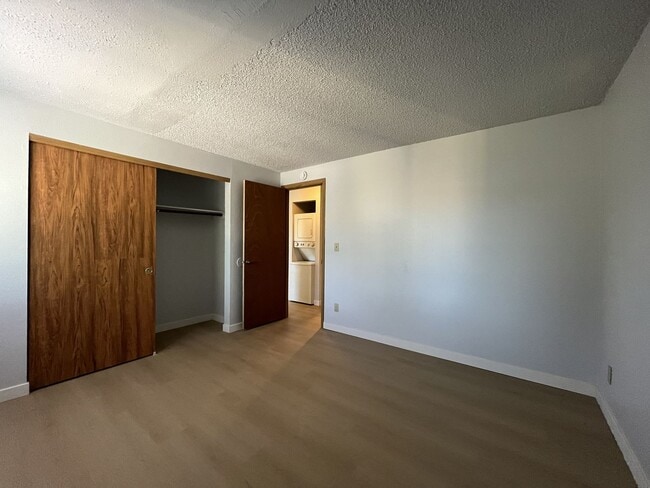 Building Photo - 8332 SW 21st Ave