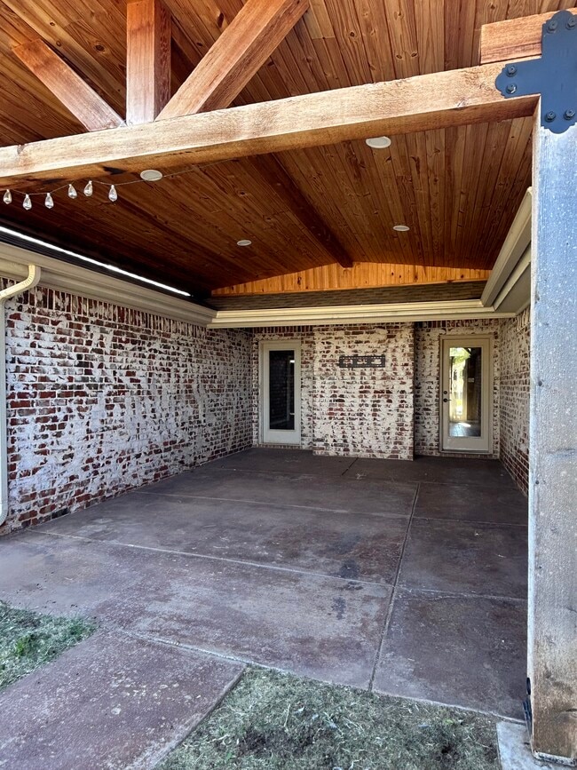 Building Photo - 3620 106th St