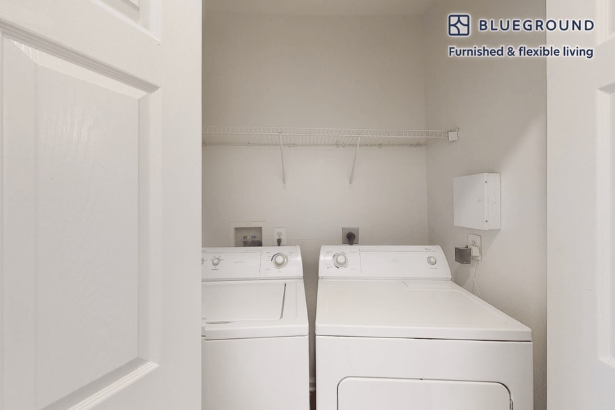 Building Photo - 10306 Strathmore Hall St