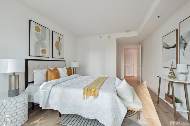 Building Photo - 333 Main St