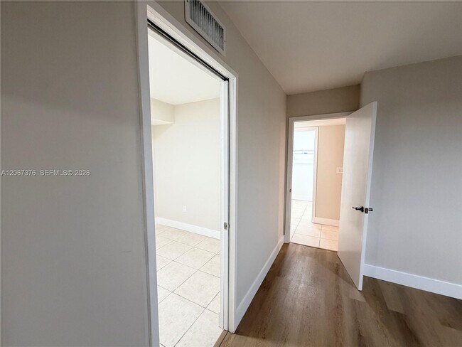 Building Photo - 5900 SW 127th Ave