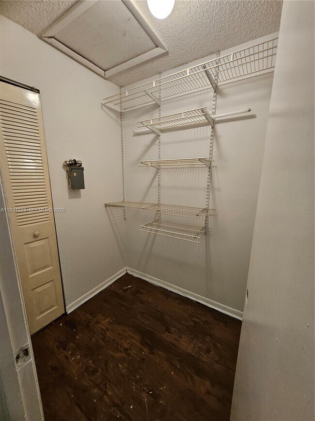 Building Photo - 2511 NW 56th Ave