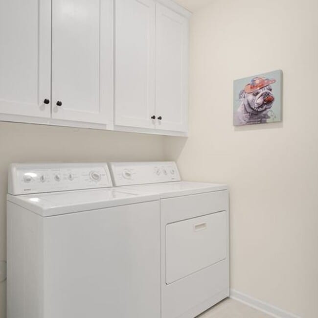 Building Photo - Move-In Ready, End Unit Two Story Townhome...