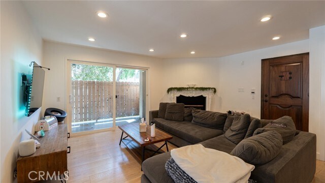 Building Photo - 10119 Pinewood Ave
