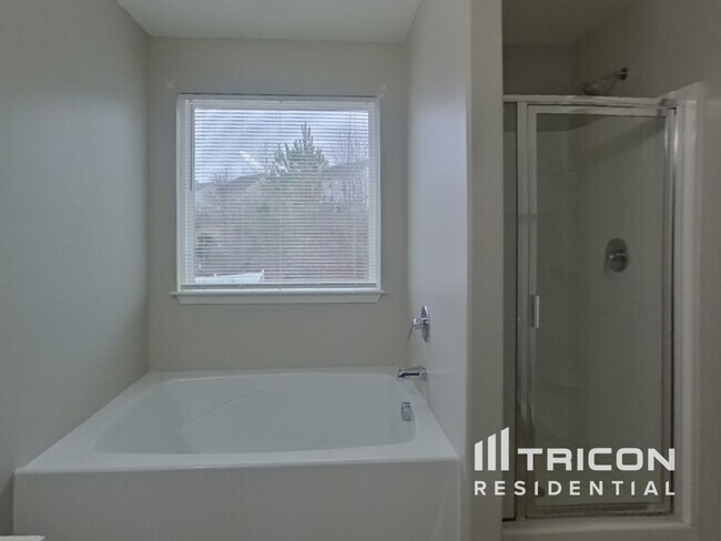 Building Photo - 6613 Pennacook Dr