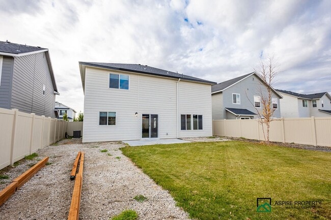 Building Photo - Upgraded 4 bed 3 bath home