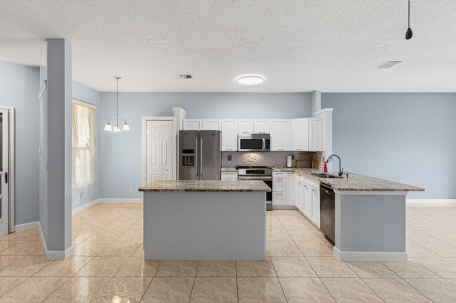 Building Photo - 3162 Via Poinciana