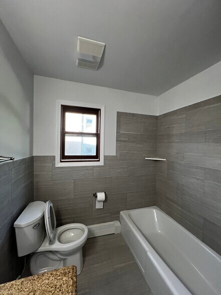 Building Photo - 52 Frederick St