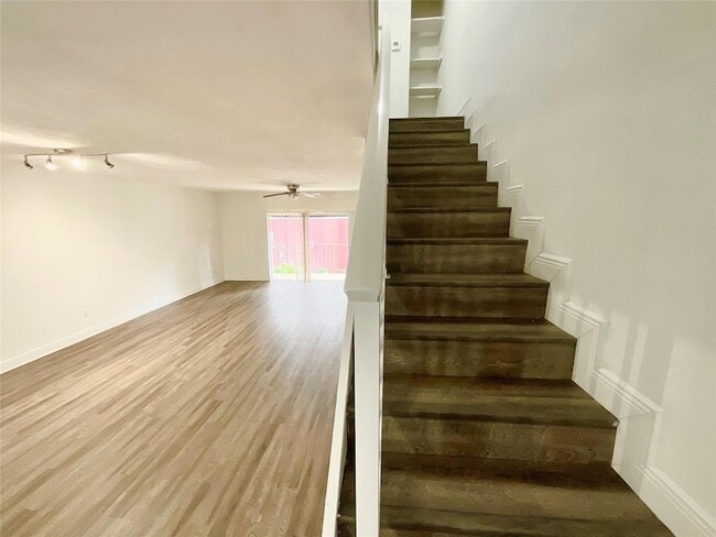 Building Photo - 9357 SW 77th Ave