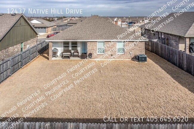 Building Photo - Stunning home in Choctaw