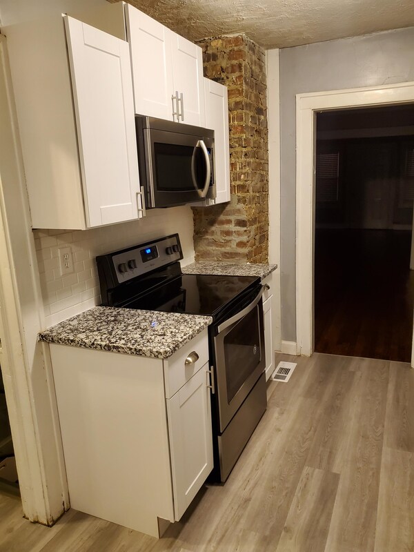 Building Photo - 1192 E 66 St