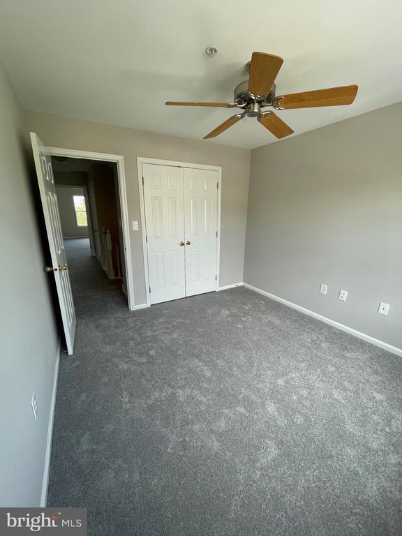 Building Photo - 601 Fawn Cir