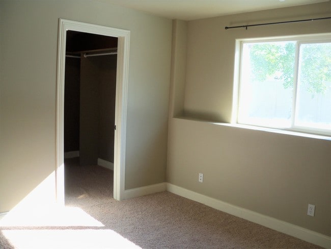 Building Photo - 6240 Gray Hawk Way