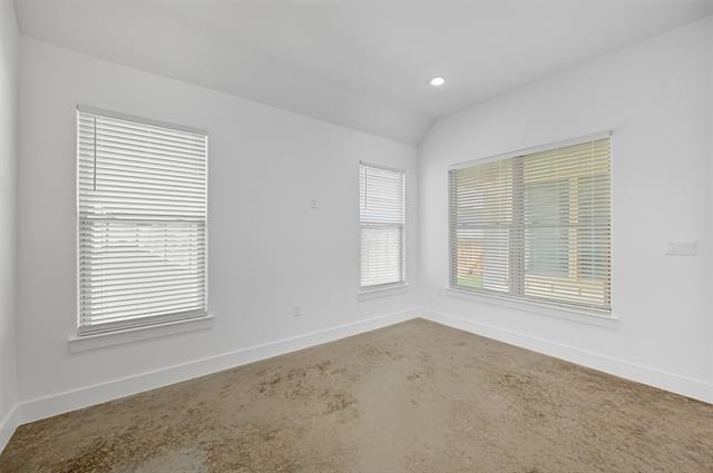 Building Photo - 102 Cardinal Wds