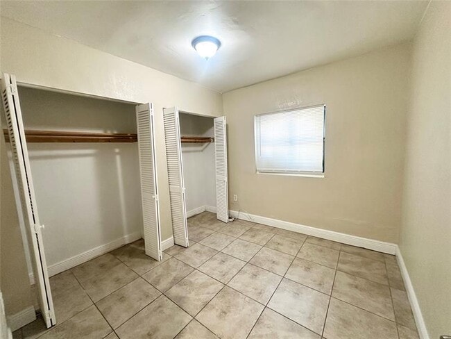 Building Photo - 260 NW 106th St