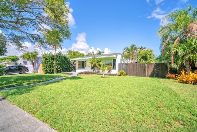 Building Photo - Beautiful home in quiet neighborhood