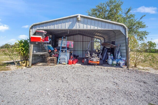 Building Photo - Ranch on 6 Acres