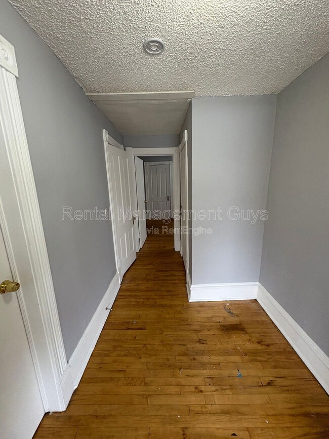 Building Photo - 4209 N Bryant Ave