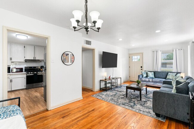 Building Photo - 406 Robert Dr