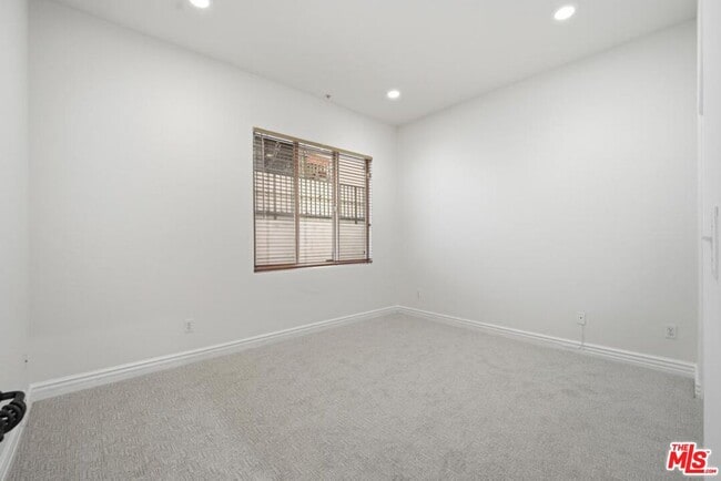 Building Photo - 10913 Whipple St